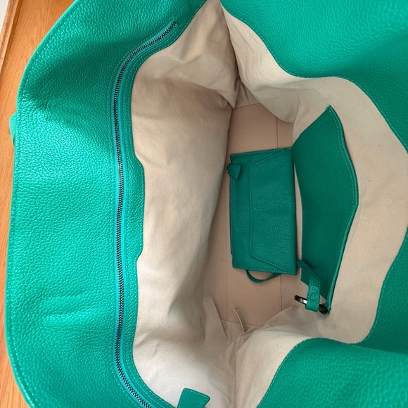 Akris A1 medium tote in green - Picture 10 of 10